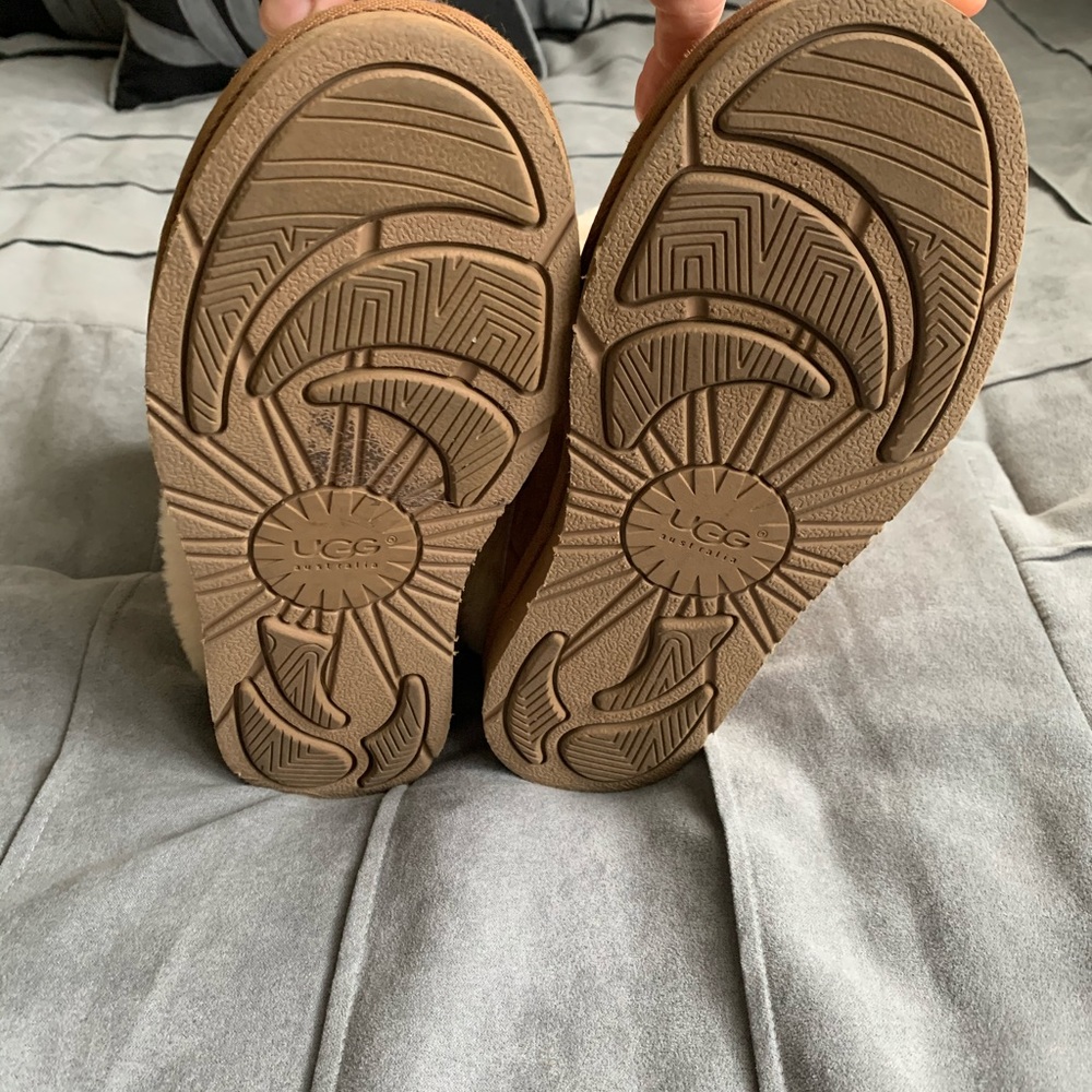 Uggs - Picture 6 of 7